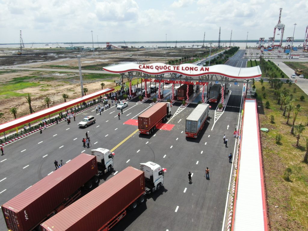 Thủ-Thừa-Điểm-sáng-Logistics-nhờ-Cảng-và-Đường-thủy (2).jpg